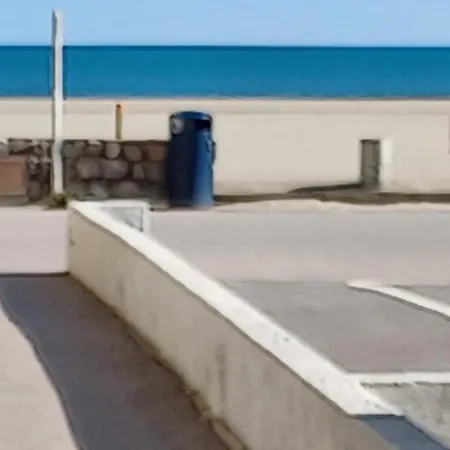 Juste A Cote De La Plage, Wifi Apartment *